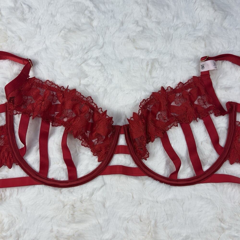 Victoria’s Secret VS Ziggy Glam Open Cup Bra 32B‎ Red Satin Floral Embroidered